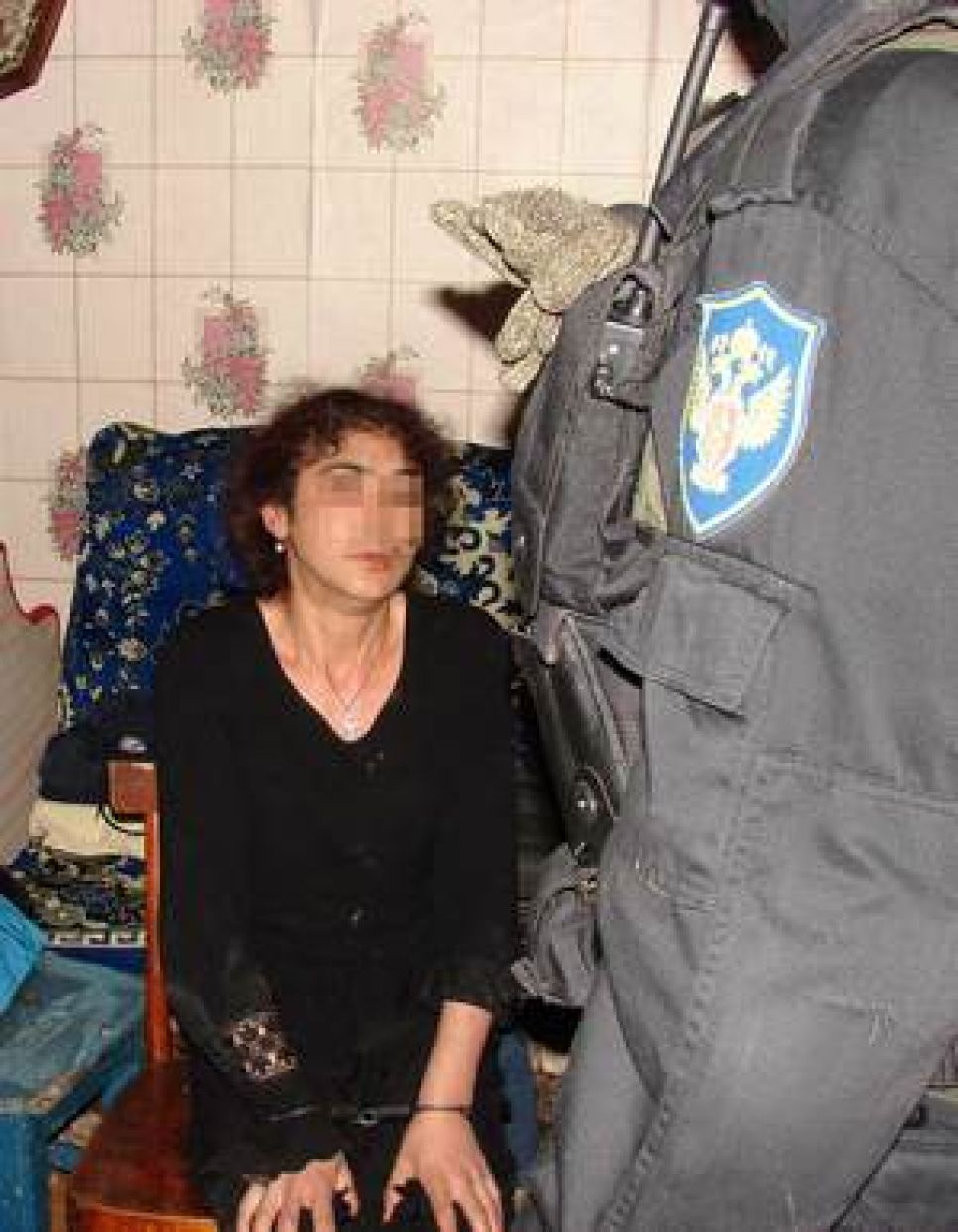 В Рубцовске задержана цыганка, торговавшая героином
возле школы.