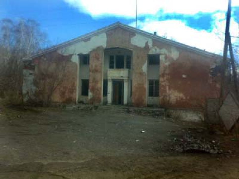 Житель Первомайского района Олег Боронин: Эх, господа
алтайские чиновники, увидели бы старые фронтовики - председатели
колхозов, что творится при вас на селе...