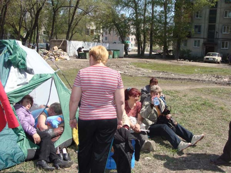 Голодовка рабочих "Алттрака" в Рубцовске. День первый
(фоторепортаж).