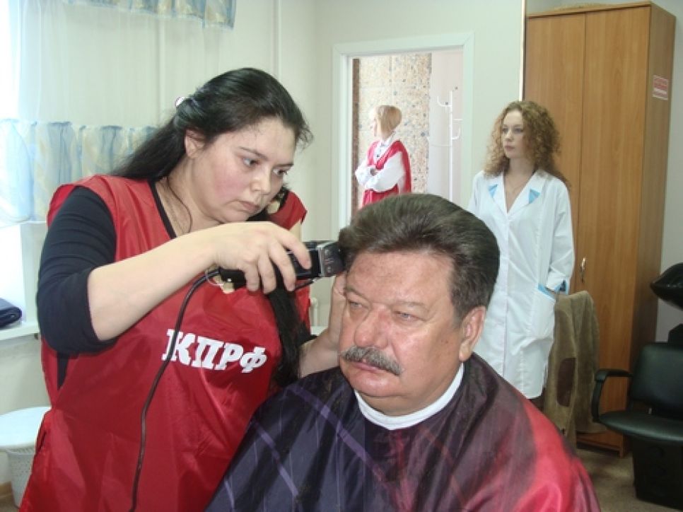 "Советская" парикмахерская открылась сегодня в Барнауле. Фото.