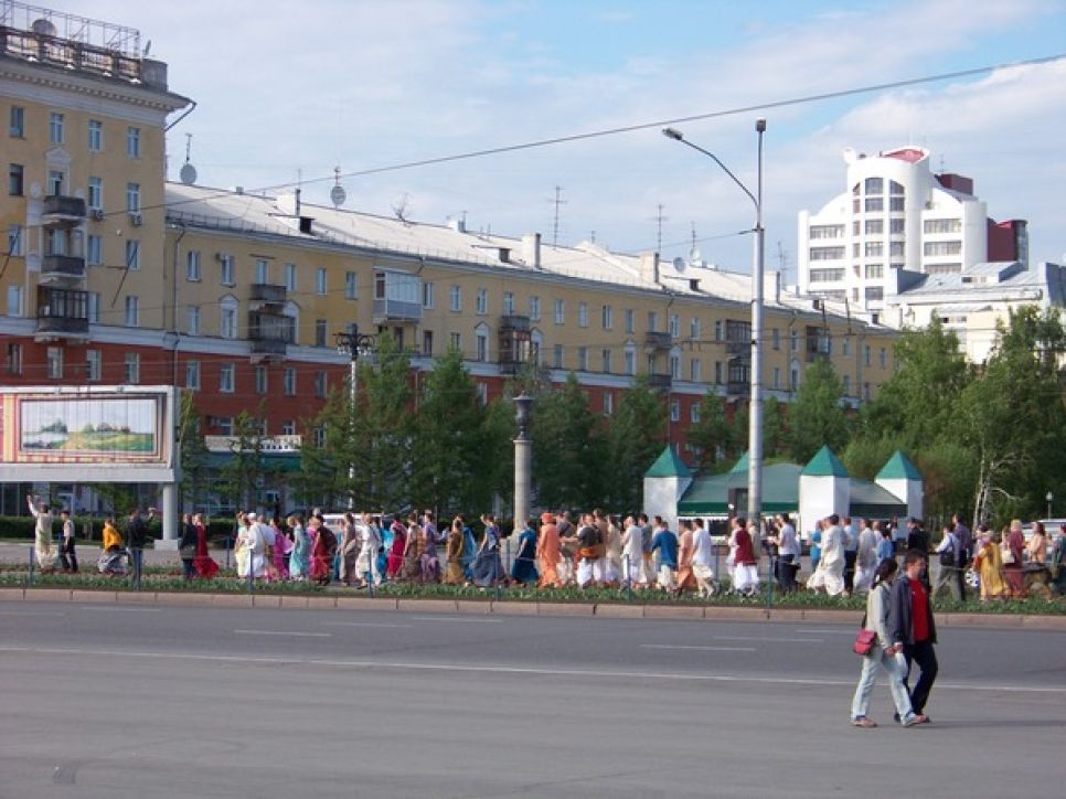"Стратегия-31": Несогласованная с властями акция защитников
российской Конституции в Барнауле прошла без эксцессов.