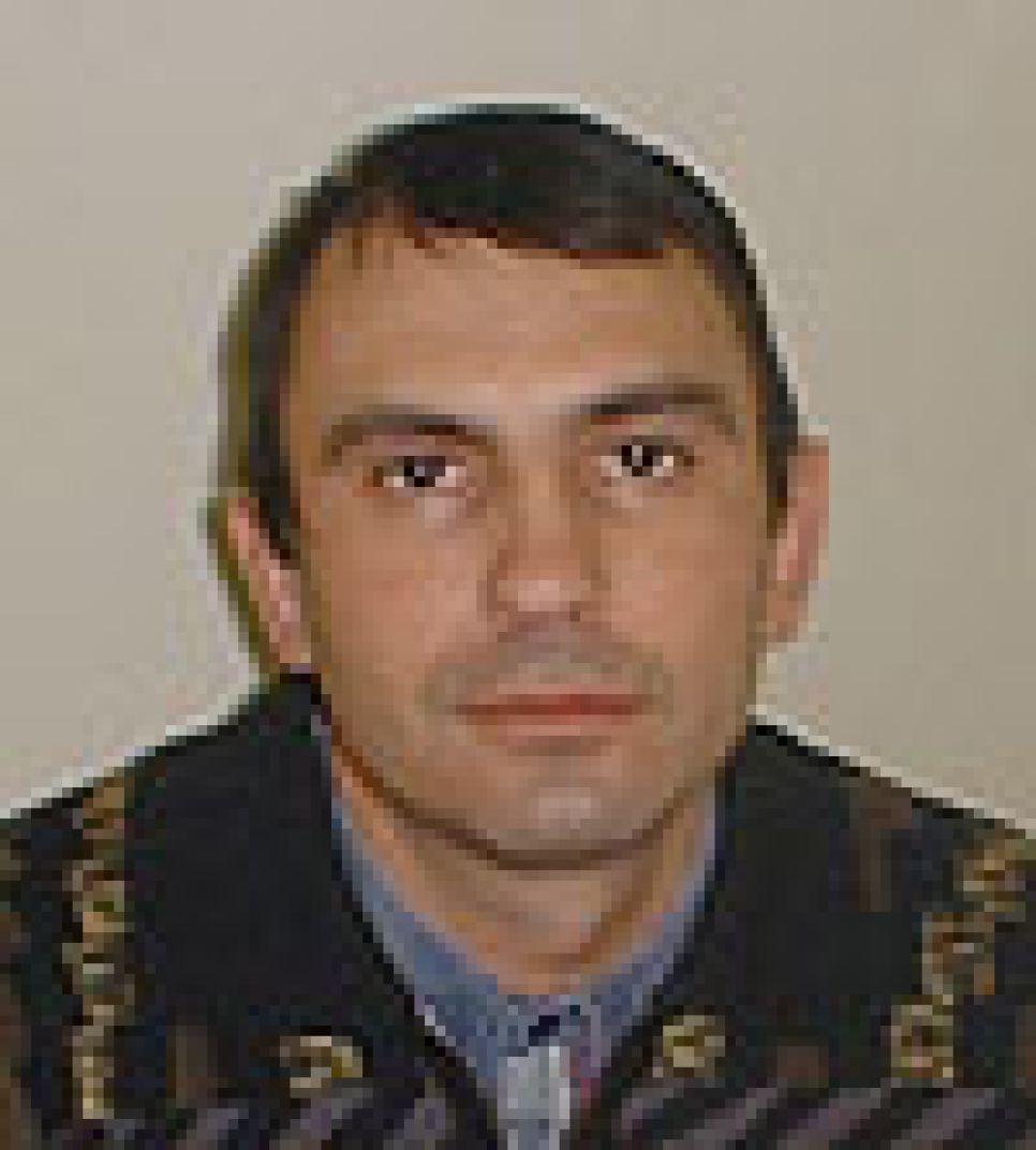 Эсер Олег Боронин: Кем надо быть, чтобы отказать в новом жилье
ветерану войны, проживающей в алтайском селе в каморке вековой
давности?