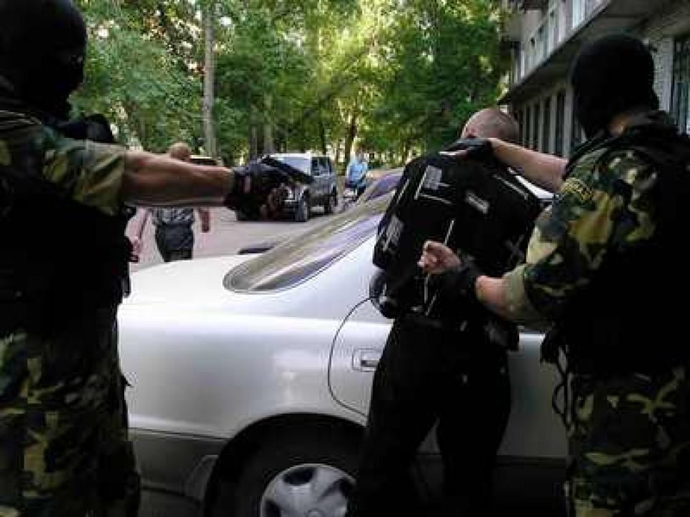 В ходе акции "Сообщи, где торгуют смертью!?" алтайские
наркополицейские изъяли партию  марихуаны, гашишного масла и
дезоморфина.