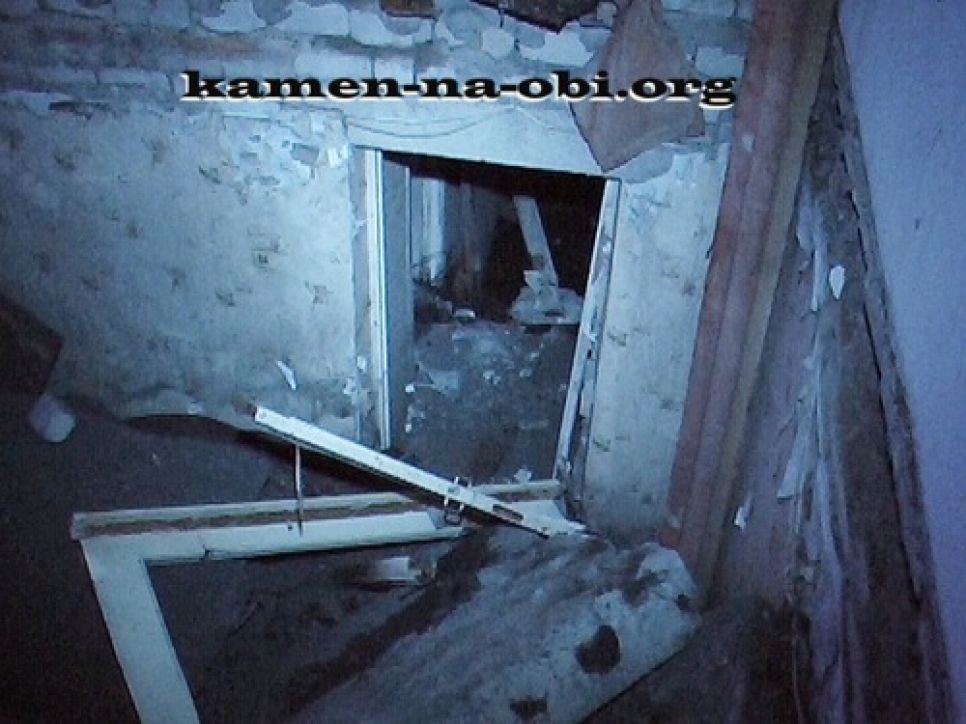 Подробности происшествия, связанного со взрывом бытового газа  в жилом доме
в Камне-на-Оби. Фото.