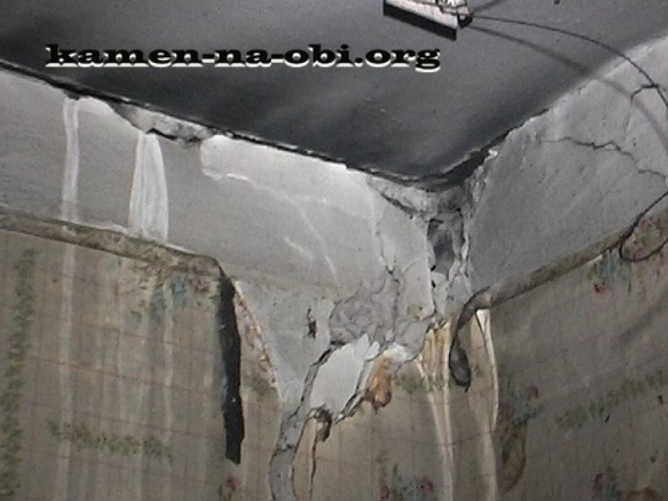 Подробности происшествия, связанного со взрывом бытового газа  в жилом доме
в Камне-на-Оби. Фото.