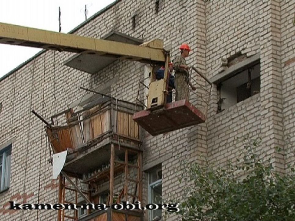 Подробности происшествия, связанного со взрывом бытового газа  в жилом доме
в Камне-на-Оби. Фото.