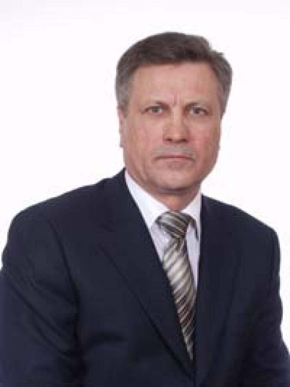 Вице-спикер Заксобрания Алтайского края Сергей Землюков -
бийчанам: Голодовка как форма протеста - неприемлема. Товарищи,
остановитесь и проявите благоразумие.