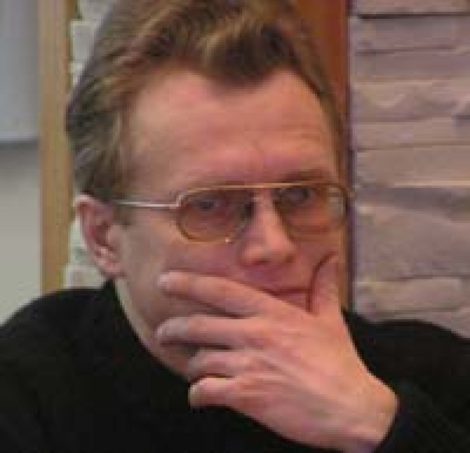Журналист Евгений Берсенев: эффективно противостоять интригам
губернаторских чиновников в Барнауле можно, лишь сделав город
модернизационной площадкой федерального уровня.