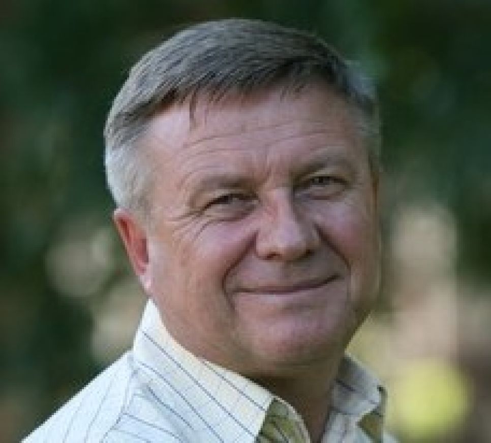 Депутат Барнаульской гордумы Сергей Писарев в знак протеста вышел
из "Единой России"