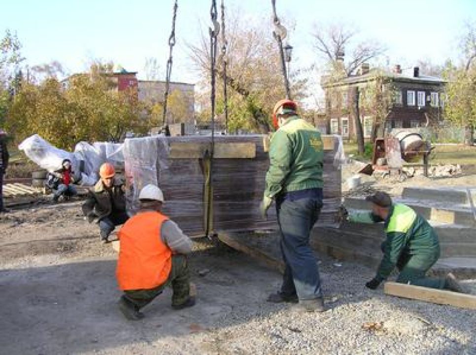 Памятник жертвам политрепрессий привезли в Барнаул.Фото.