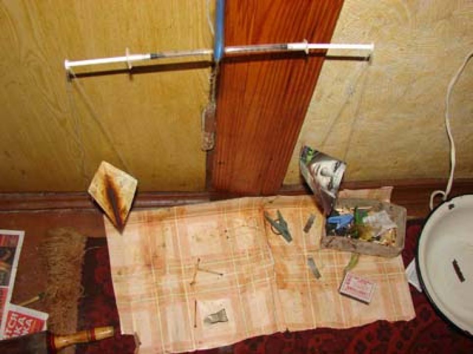 Наркопритон, где производили синтетический наркотик "крокодил",
ликвидирован в Барнауле. Фото.