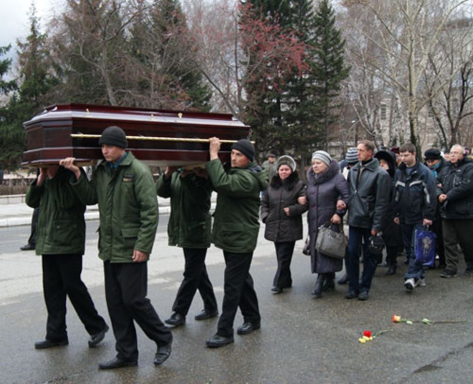 18 ноября Бийск простился со старейшиной алтайских краеведов
Борисом Кадиковым.