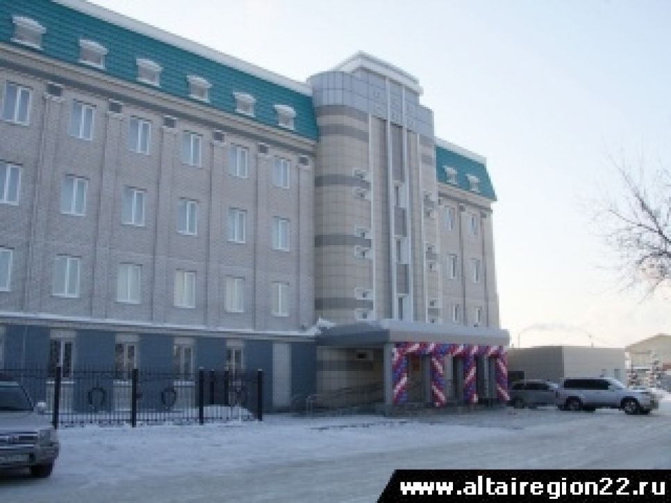 Здание Главного следственного управления при ГУВД по
Алтайскому краю торжественно открыли сегодня в Барнауле. Фото.