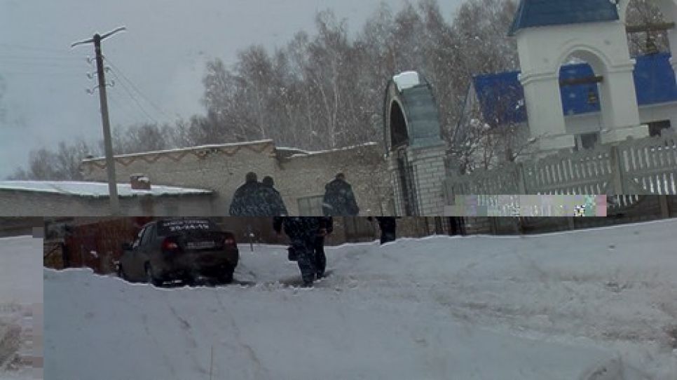 "Наверное, для православных в России
вновь настает время катакомб...": подробности захвата православного храма РПЦ Заграницей в Барнауле
Московской патриархией. Фото.