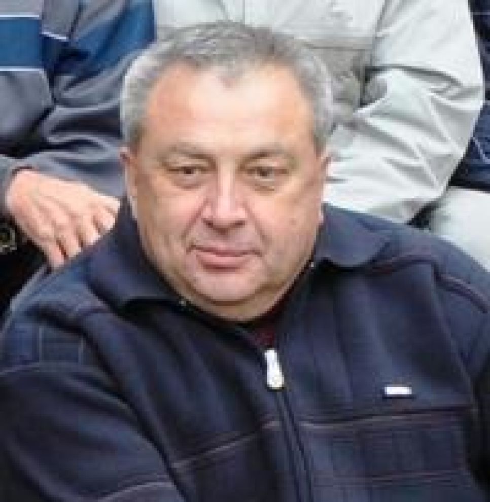 Бийский коммунист Владимир Ример: "Предатели, шкурники, подлецы" - это были
самые мягкие из литературных выражений, которыми наградили "эсеров"
бийчане после отмены всенародных выборов мэра.