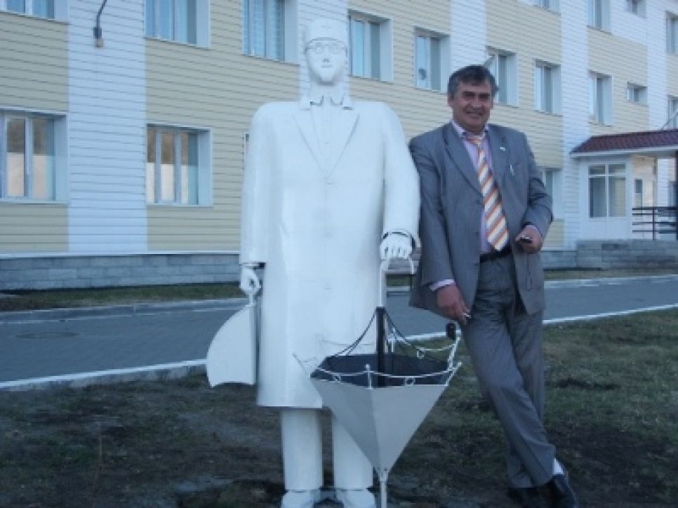 В Республике Алтай открыли первый в регионе памятник врачу.