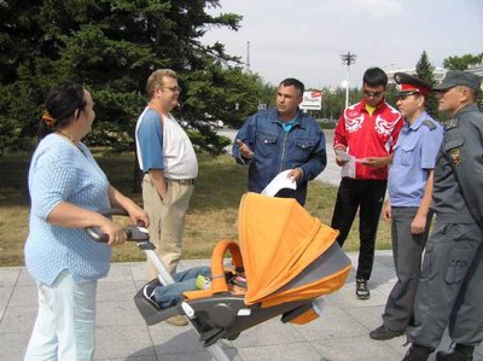 Заявленный "черными политтехнологами" от имени
справедливороссов фальшивый митинг в Барнауле не состоялся.