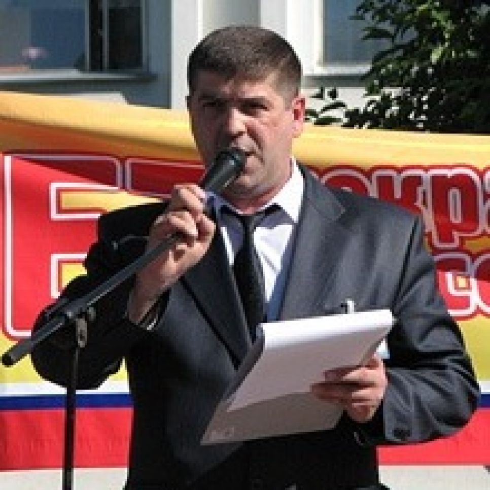 Алтайский медик Юрий Мишенин: краевые чиновники в спешке
"модернизируют" роддома и другие объекты здравоохранения, чтобы
успеть "переварить" значительные средства.