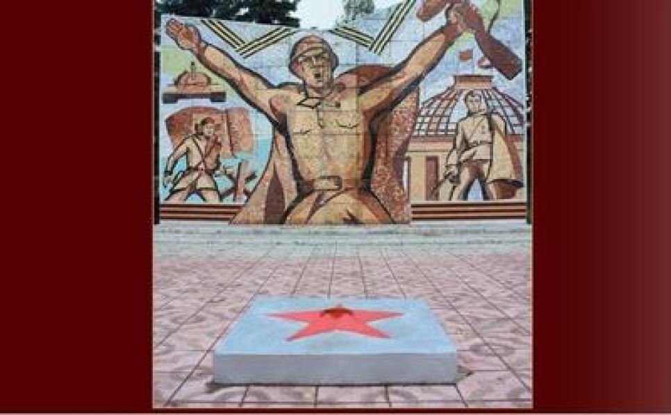 Ветераны ВОВ о том, что Вечные огни на Алтае оказались
невечными: столько тысяч погибших в войну земляков - а власть
жалеет выделить на огонь какие-то гроши!