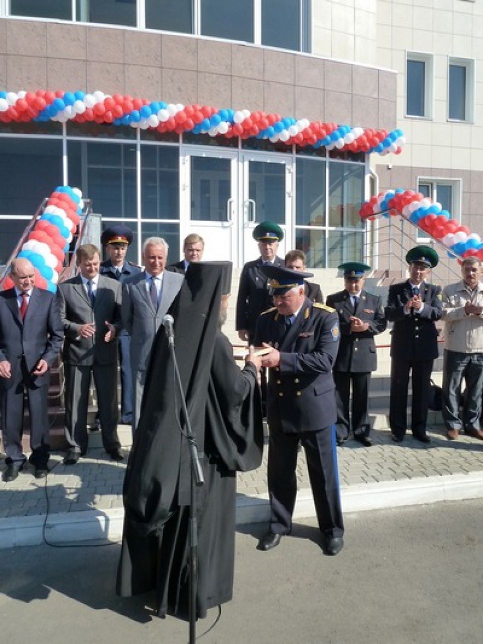 Епископ Максим освятил комплекс зданий аппарата пограничного
управления ФСБ России по Алтайскому краю. Фото.