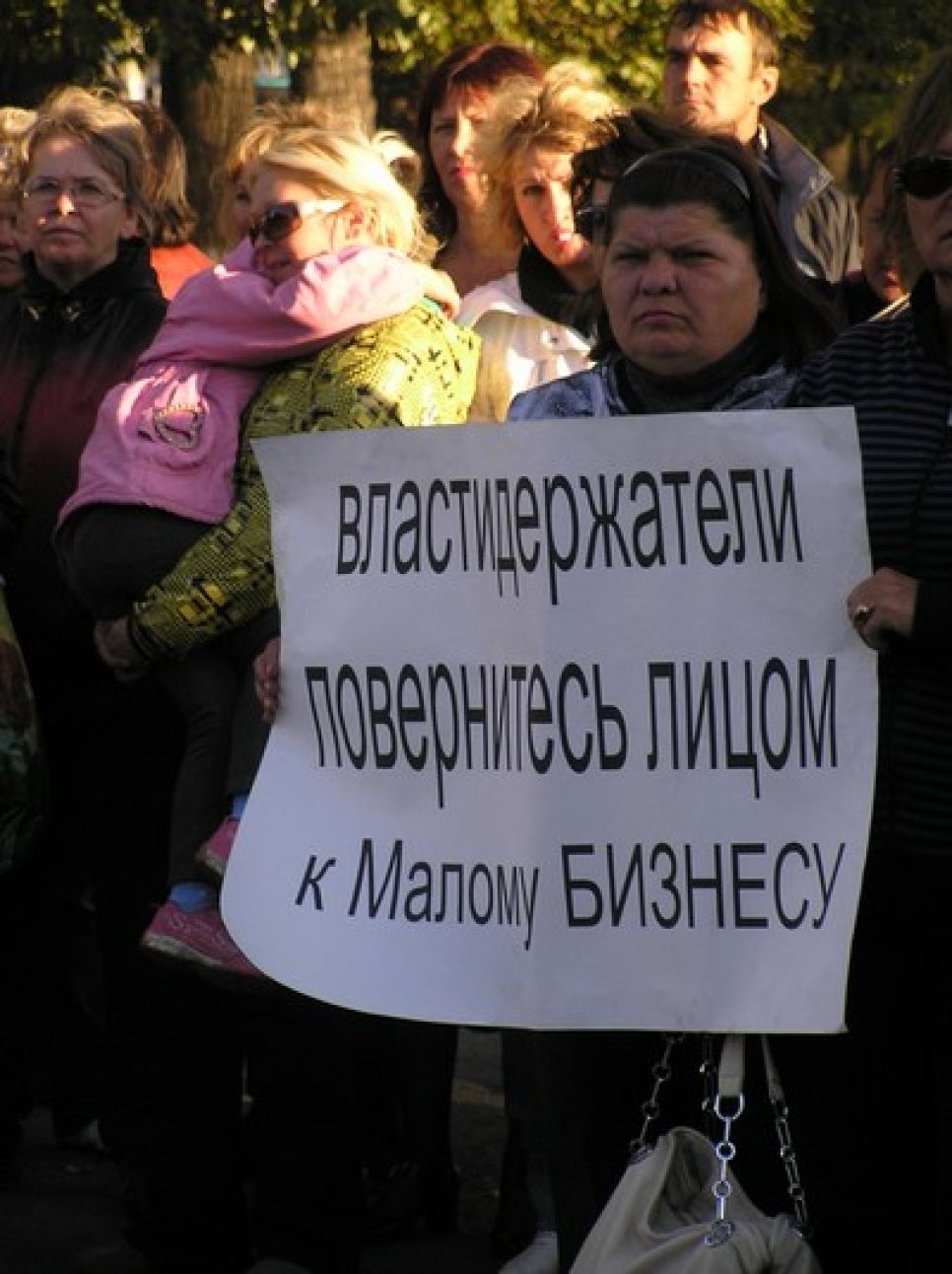 Оставшиеся без торговых площадей предприниматели будут
требовать отставки сити-менеджера Барнаула.