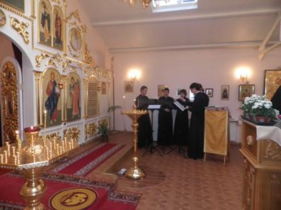 Во французском городе Эшо отметили православный праздник
святых Веры, Надежды, Любови и Софии.