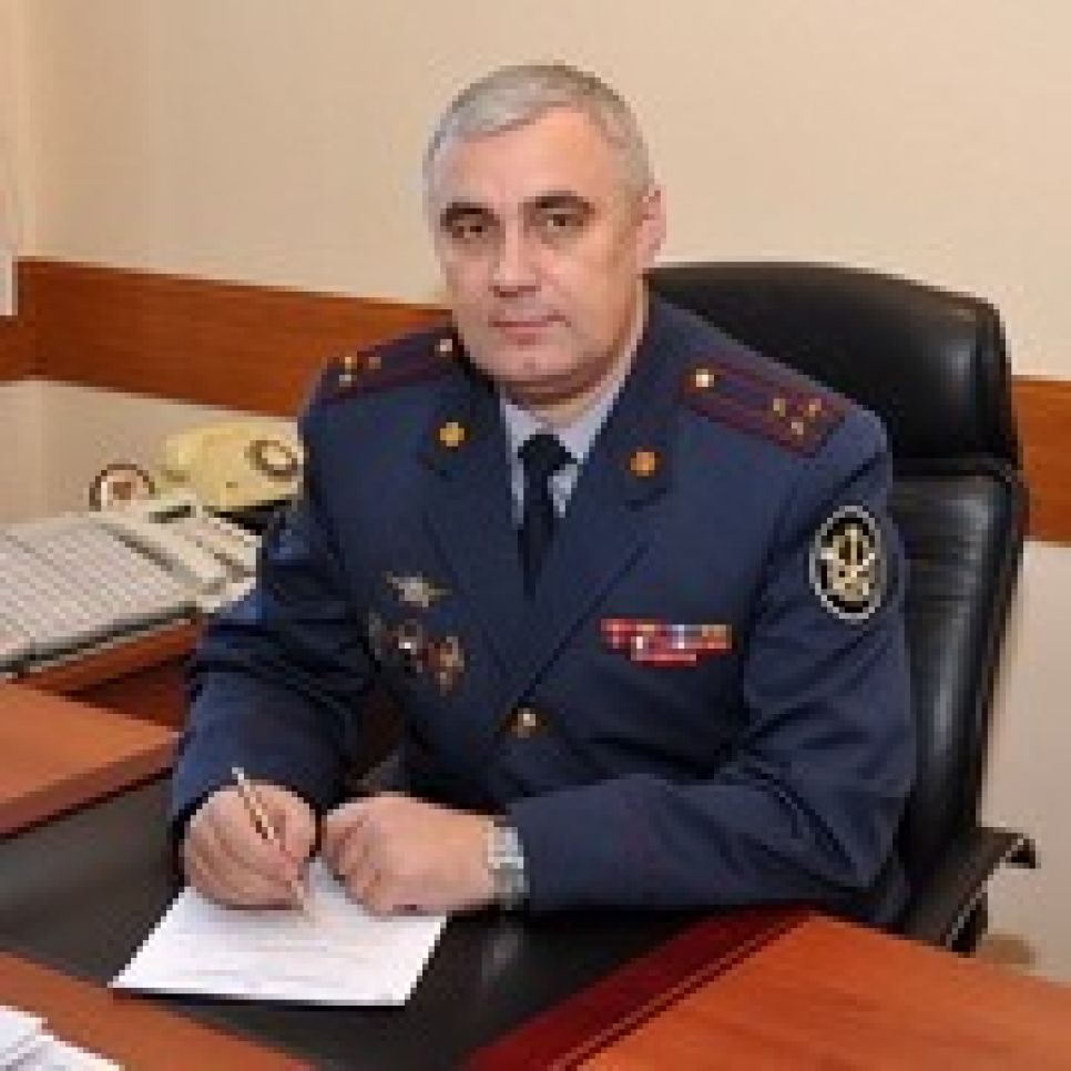 Начальником УФСИН по Алтайскому краю стал ранее
возглавлявший службу исполнения наказаний в Тульской области Валерий Усачев.