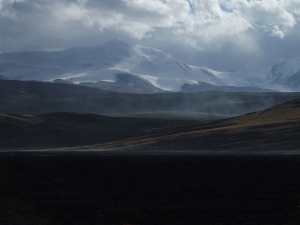 Экологи продолжают выдвигать "Газпрому" вызывающие сомненияобвинения в пожаре на плато Укок.