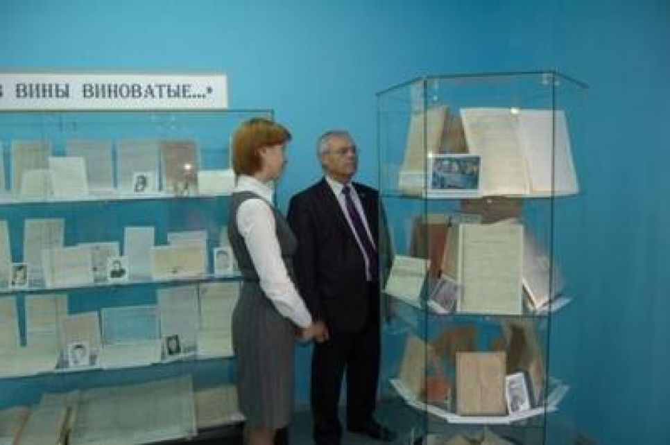 В госархиве Алтайского края открылась музейная экспозиция,
посвящённая жертвам политрепрессий.