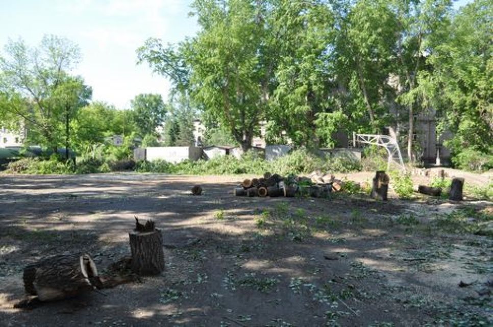 В центре Барнаула откроют хоккейную коробку, построенную за
счёт предпринимателей Железнодорожного района.