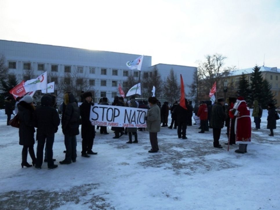 Прошедший в Барнауле митинг оппозиции "За честные выборы"
сопровождался провокационными выкриками "Не за кого голосовать!".