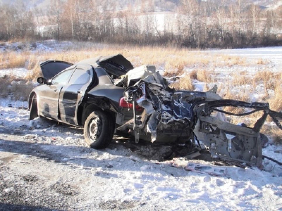 Предварительные данные о причинах 
ДТП, в котором погибли глава Онгудайского сельского поселения
Республики Алтай и его подчиненные: водитель служебной "Волги" не справился с управлением.