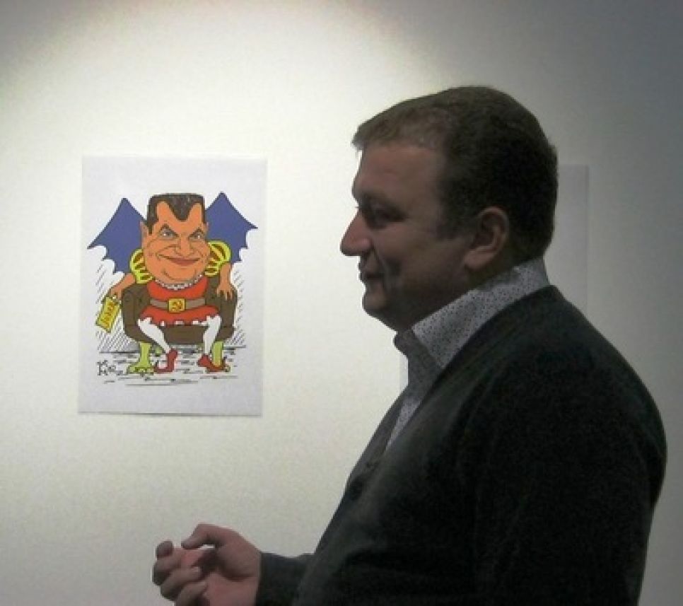 Выставка политической карикатуры и шаржей на алтайских политиков открылась в
барнаульской галерее современного искусства "Проспект". Фото.