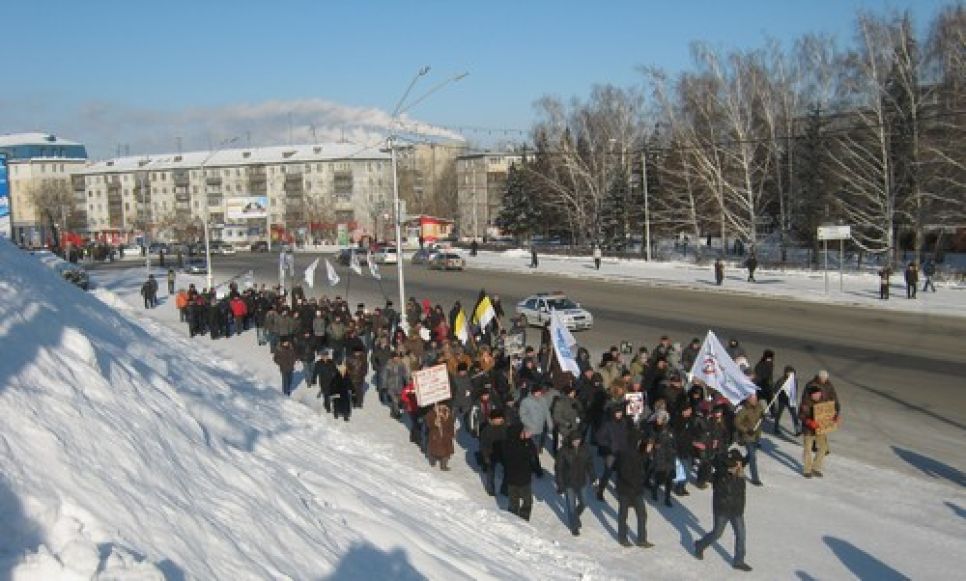 Барнаульский митинг "За честные выборы": "Люди волнуются три -
Путин, суши сухари!"