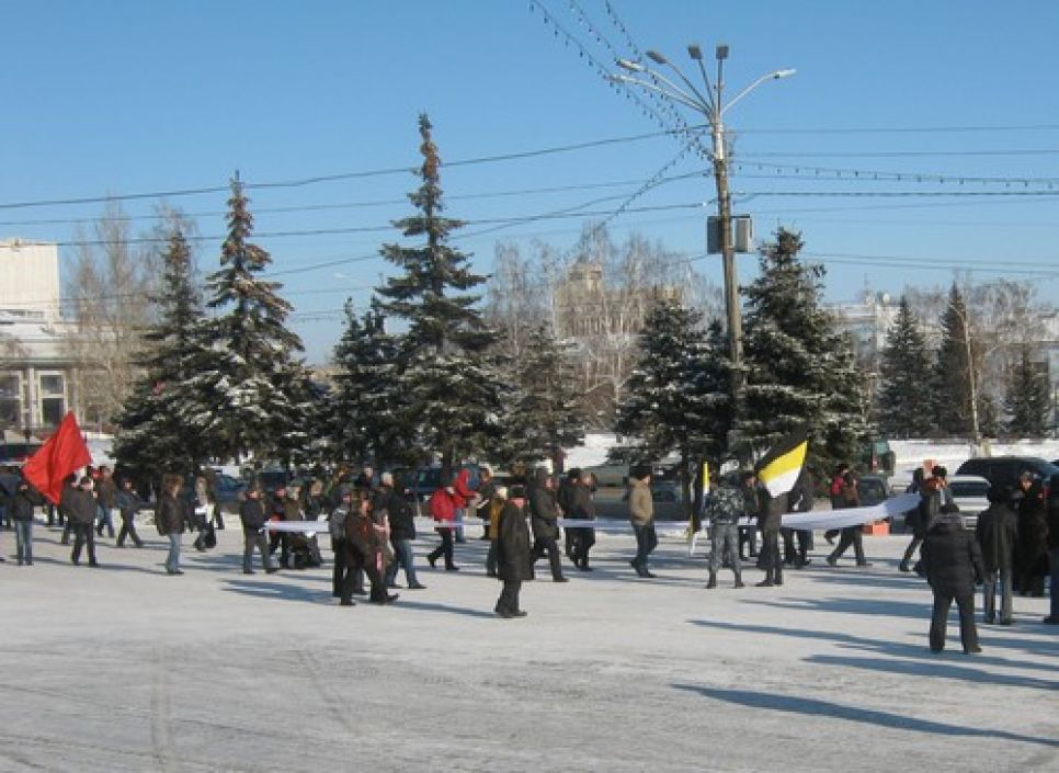 Барнаульский митинг "За честные выборы": "Люди волнуются три -
Путин, суши сухари!"