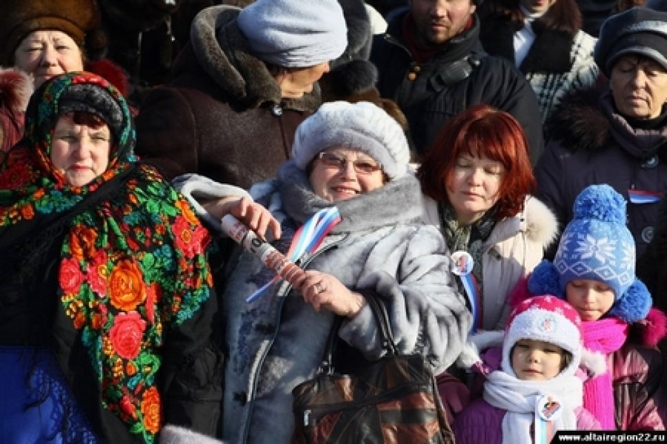 На "путинг" в Бийске в День защитника Отечества мобилизовали
около 4 тысяч бюджетников и работников олеумного завода.