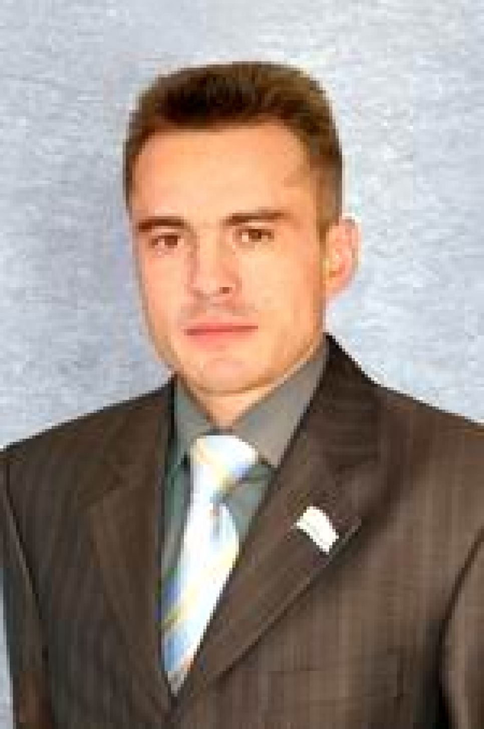 "Единая Россия" в Республике Алтай
исключила из партийных рядов депутата Госсобрания, публично
призвавшего к честному проведению думских и президентских
выборов.