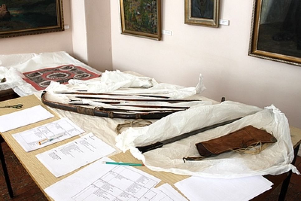 В Алтайском крае покажут выставку "Казаки в Париже" с участием
экспонатов из фондов Государственного исторического музея.