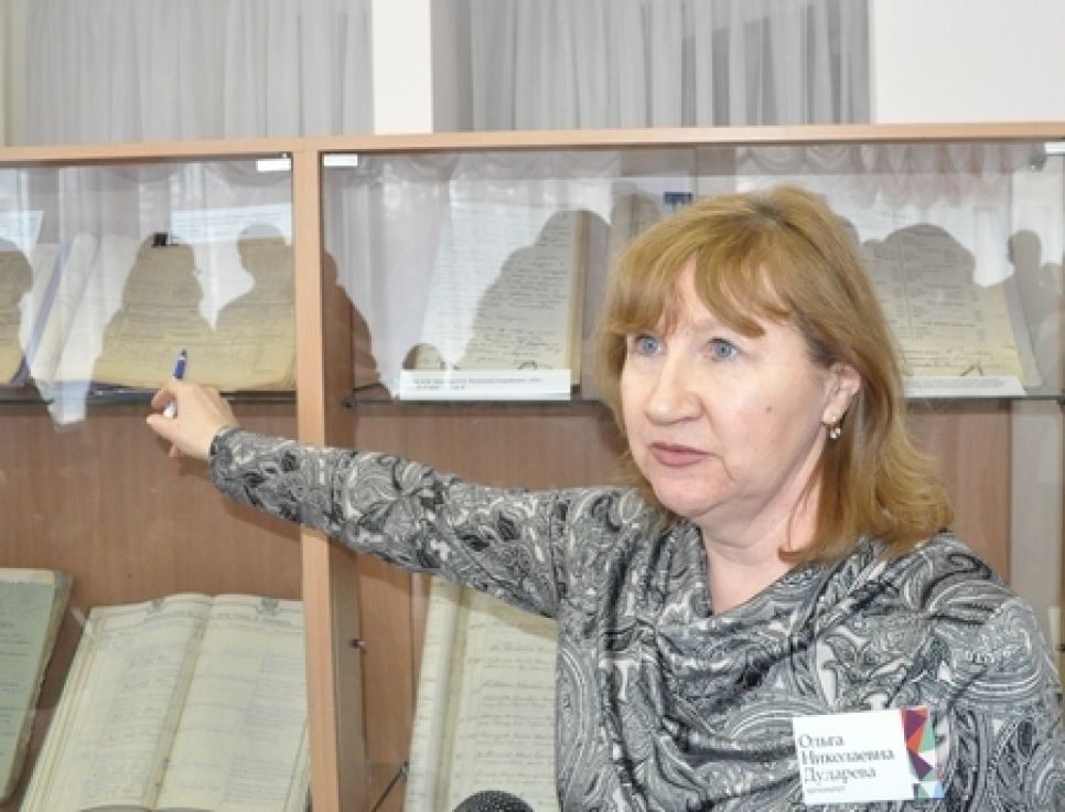 Первая выставка родословных именитых людей Западной Сибири
открылась в барнаульской галерее Universum. Фоторепортаж.