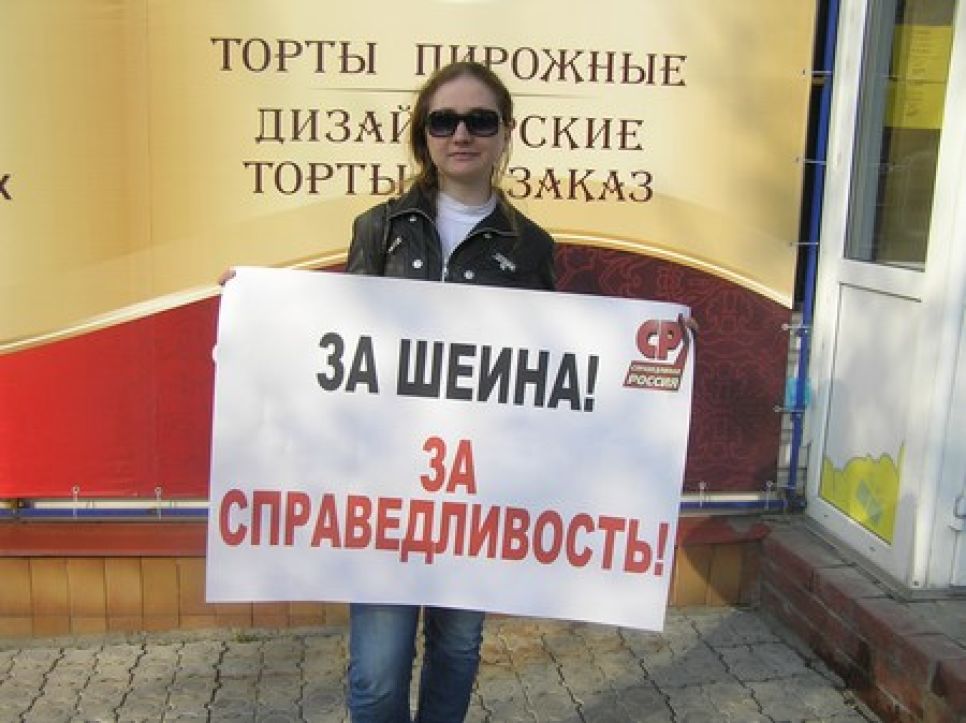 Барнаульский водоканал ликвидирует крупную
аварию в самом центре Барнаула: без воды осталась даже
губернаторская резиденция. Фото.