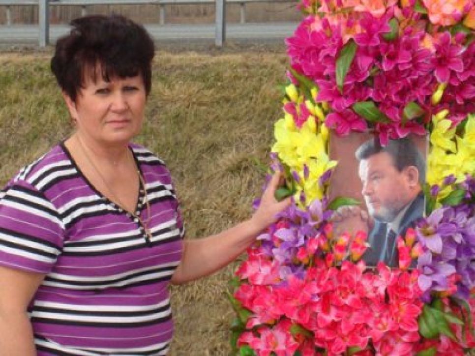 "Евдокимовцы" просят власти Алтайского края найти средства на
капитальный ремонт разрушающейся часовни на месте гибели Михаила Евдокимова. 
Фото.