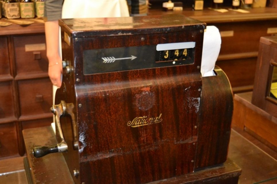 В реконструированном здании первой алтайской аптеки в Барнауле открылся музей "Горная аптека". Фото.