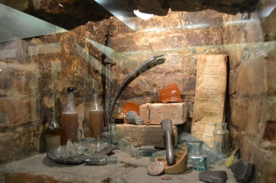 В реконструированном здании первой алтайской аптеки в Барнауле открылся музей "Горная аптека". Фото.