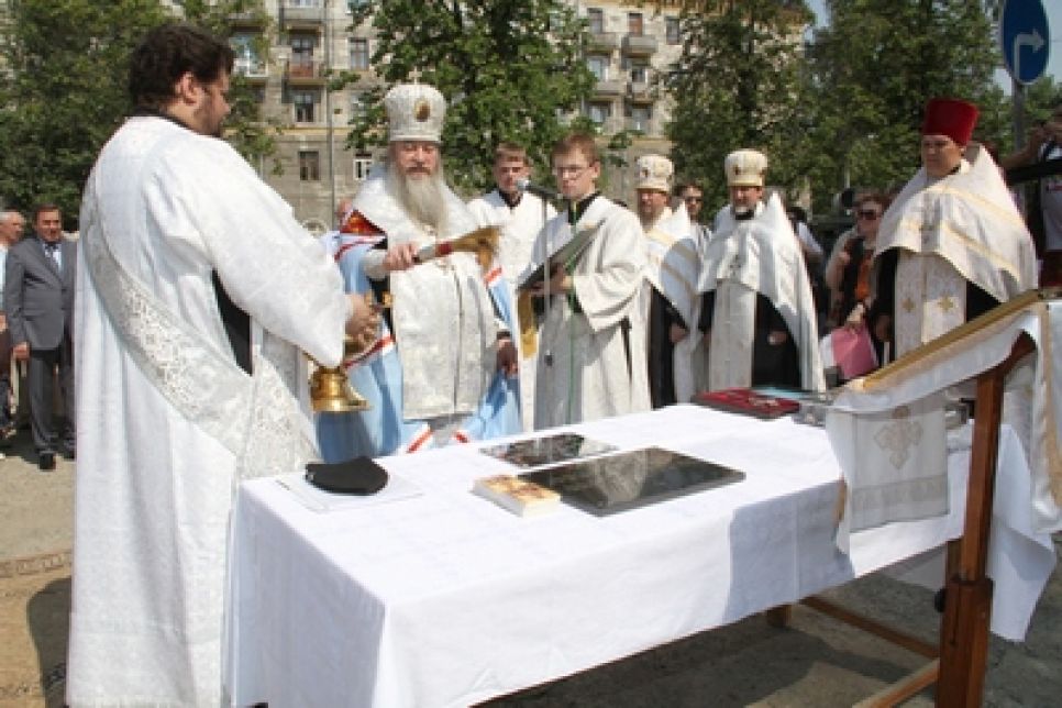 Храм в честь просветителя Алтая Макария Невского заложили в Новосибирске.