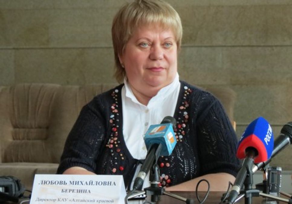 Новый главный режиссер Алтайского краевого театра драмы Илья Ротенберг обещает сплотить труппу и поставить спектакль 
с "неожиданным взглядом на Россию".