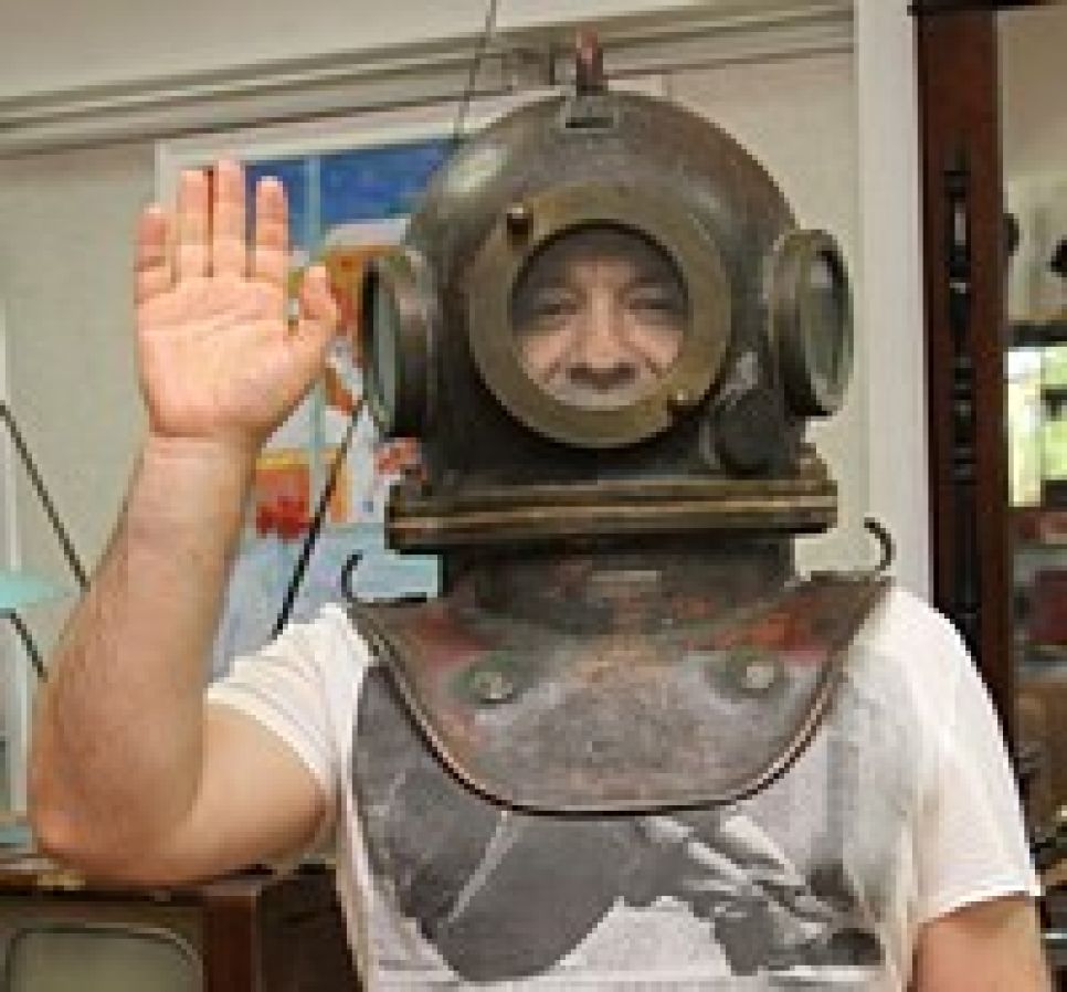 Журналист Дмитрий Негреев о кандидате на пост главы Барнаула Людмиле Зубович: не имеющий политических амбиций вчерашний директор школы волею судьбы уже давно 
достигла потолка своей карьеры...