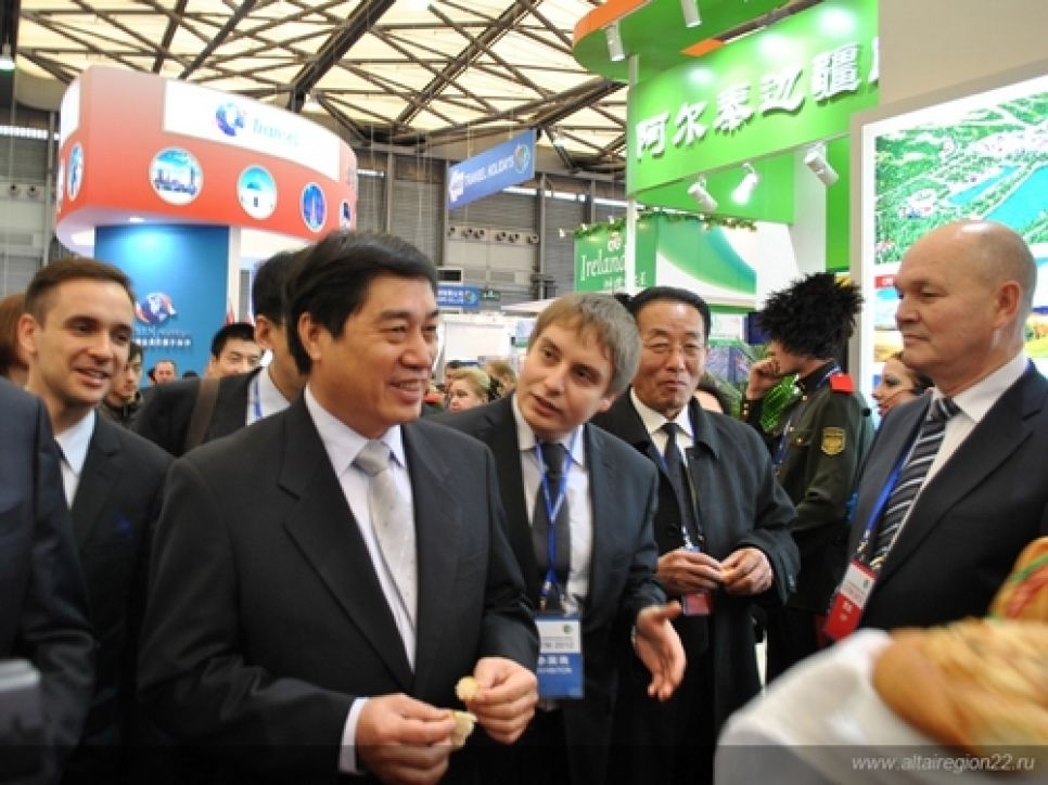 Развитие восточной медицины в Белокурхе, туристы из Шанхая в бийских музеях и китайские инвестиции в турзону: такие проекты надеются реализовать власти Алтайского края по итогам выставки CITM.