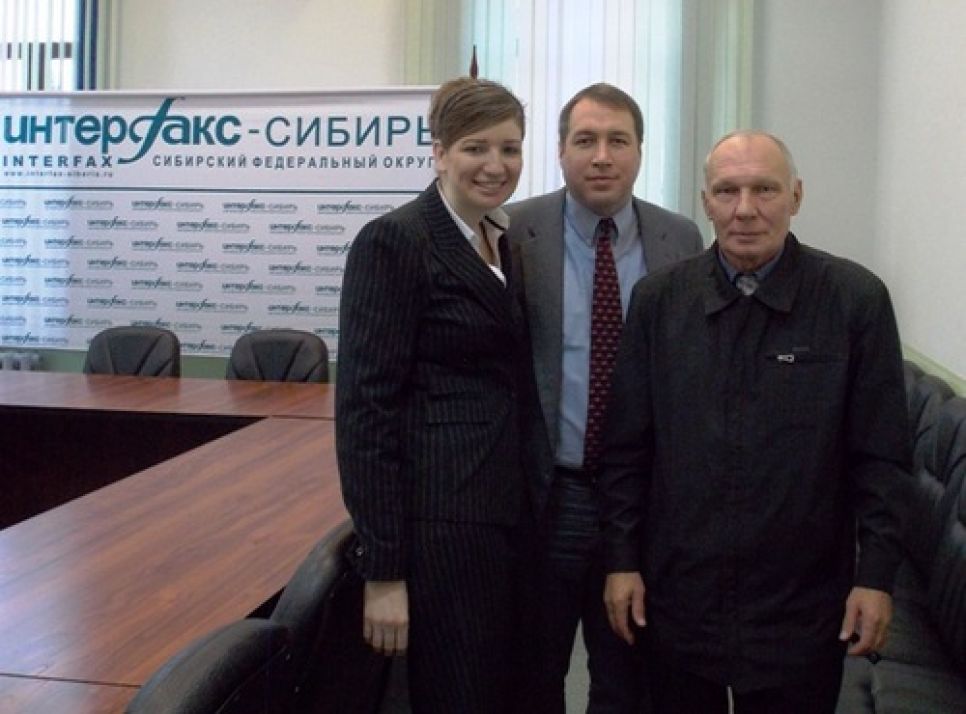 Алтайские коммунисты о встрече с американскими дипломатами: политическая элита Барнаула испугалась "оранжевой революции"?