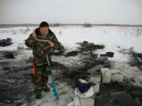 Обитателей водоемов в заказниках Алтайского края спасают от массового удушья подо льдом