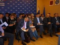 Единороссы Республики Алтай «впитывали каждое слово» Медведева, ставшего первым лектором партийного «университета»